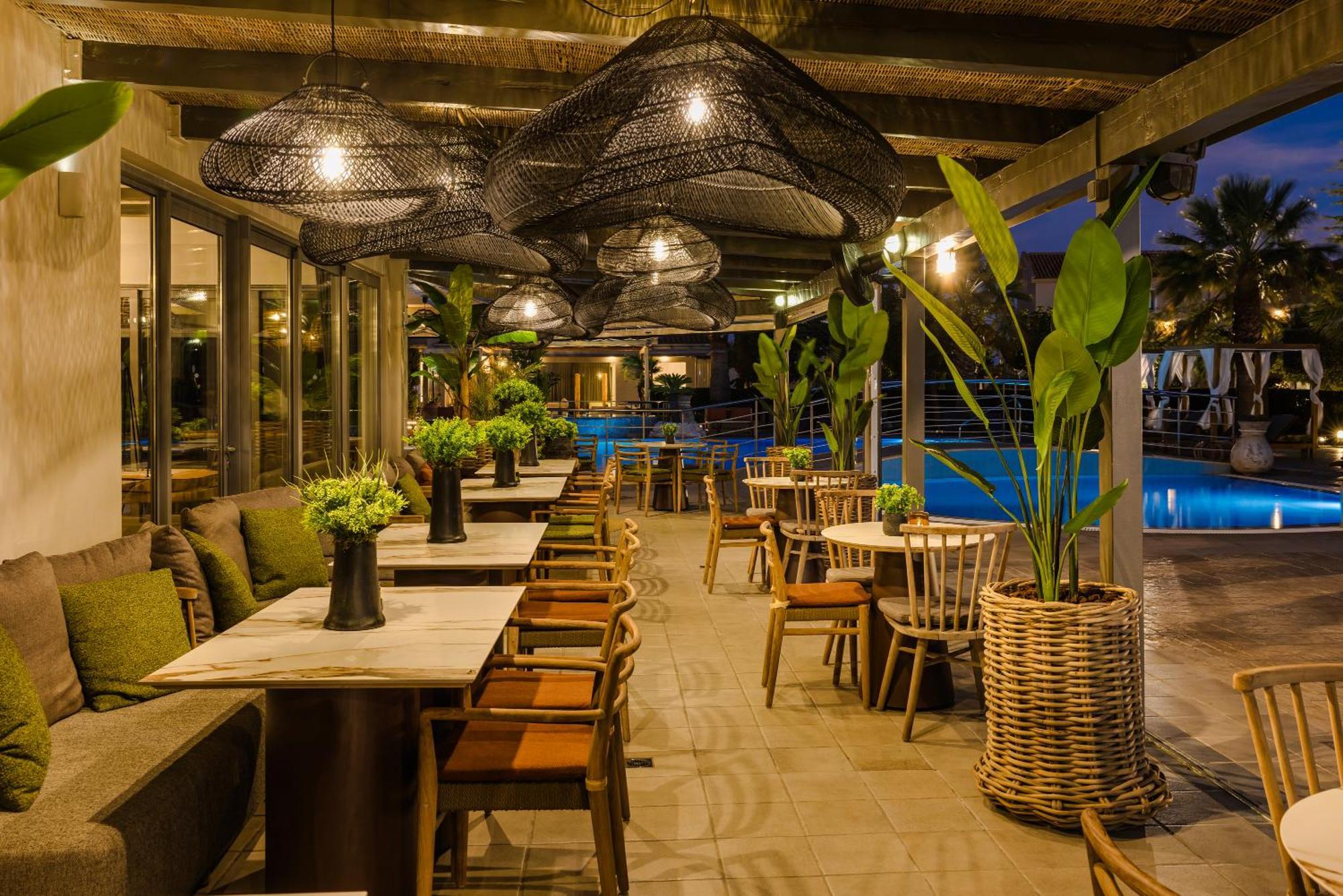 Avithos Resort Hotel Livathos  Exteriör bild